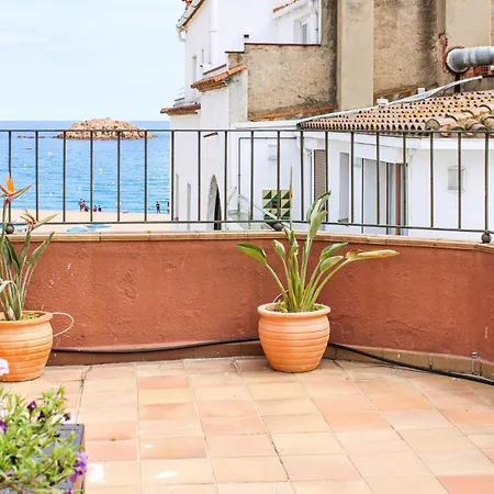 Apartment Awesome In Gerona With House Sea View