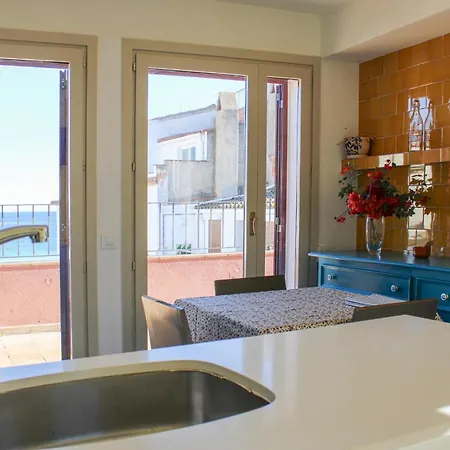 Apartment Awesome In Gerona With House Sea View *